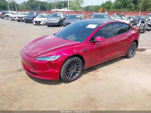 5YJ3E1EB4SF879117 2025 TESLA MODEL 3 - Image 2