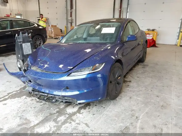 5YJ3E1EB4SF882440 2025 TESLA MODEL 3 - Image 2