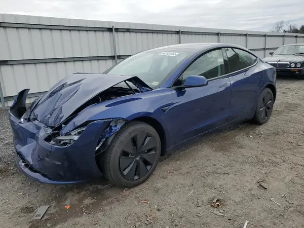 5YJ3E1EB4SF888920 2025 TESLA MODEL 3 - Image 1