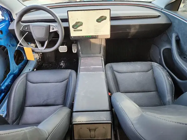 5YJ3E1EB4SF894863 2025 TESLA MODEL 3 - Image 8