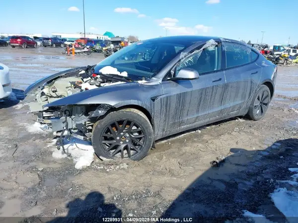 5YJ3E1EB4SF895494 2025 TESLA MODEL 3 - Image 2