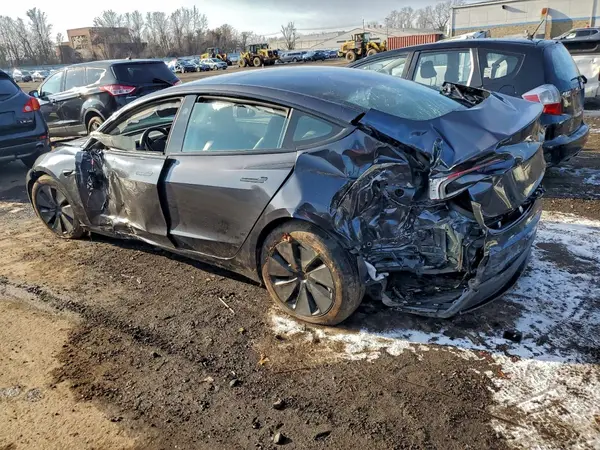 5YJ3E1EB4SF900080 2025 TESLA MODEL 3 - Image 2