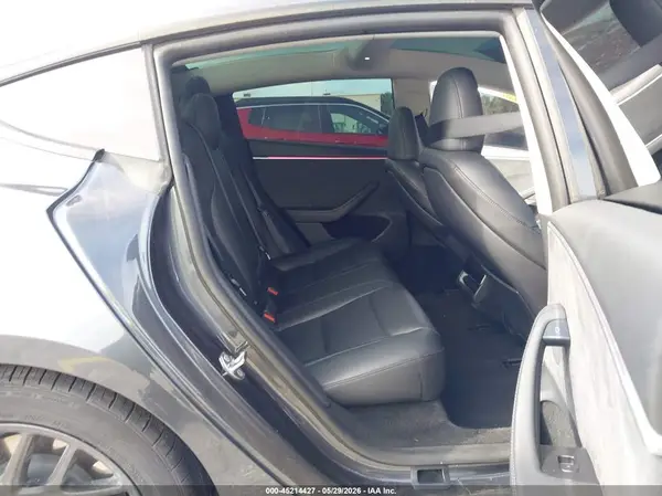 5YJ3E1EB4SF902749 2025 TESLA MODEL 3 - Image 8