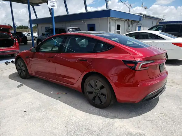 5YJ3E1EB4SF904310 2025 TESLA MODEL 3 - Image 2