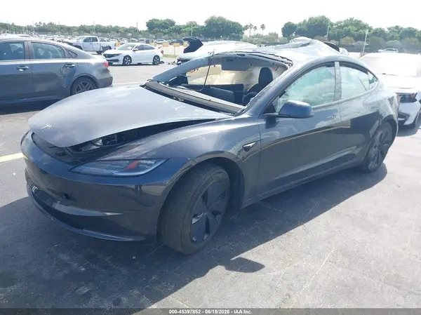 5YJ3E1EB4SF908258 2025 TESLA MODEL 3 - Image 2
