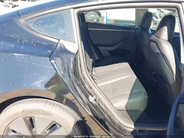 5YJ3E1EB4SF910267 2025 TESLA MODEL 3 - Image 8