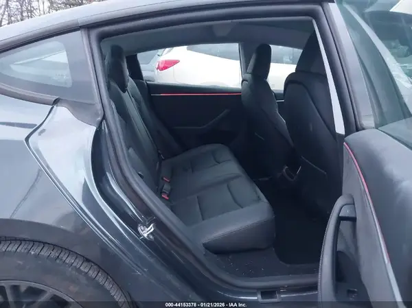 5YJ3E1EB4SF913038 2025 TESLA MODEL 3 - Image 8