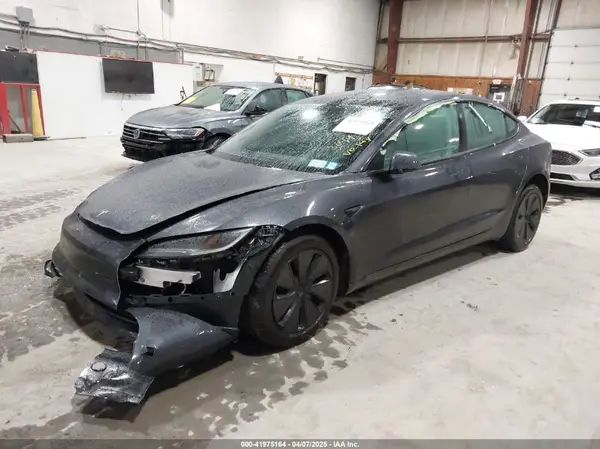 5YJ3E1EB4SF913766 2025 TESLA MODEL 3 - Image 2