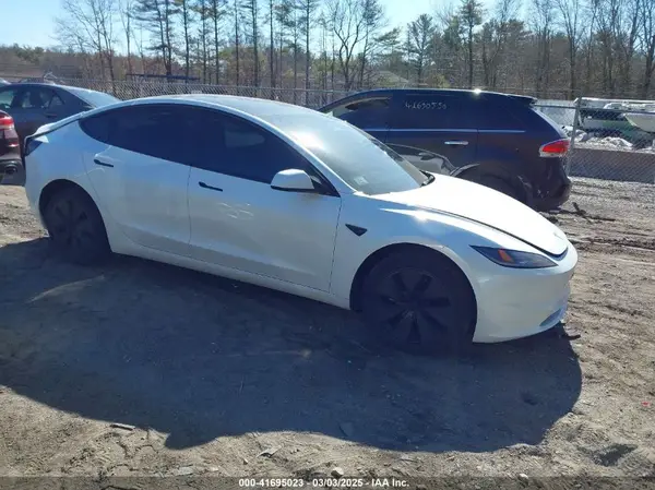 5YJ3E1EB4SF914979 2025 TESLA MODEL 3 - Image 1