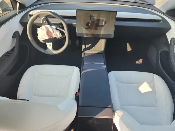 5YJ3E1EB4SF925674 2025 TESLA MODEL 3 - Image 8