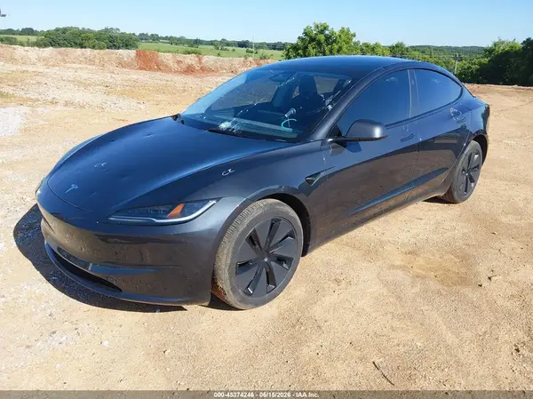 5YJ3E1EB4SF926145 2025 TESLA MODEL 3 - Image 2