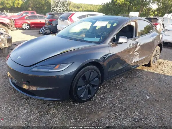 5YJ3E1EB4SF927554 2025 TESLA MODEL 3 - Image 2