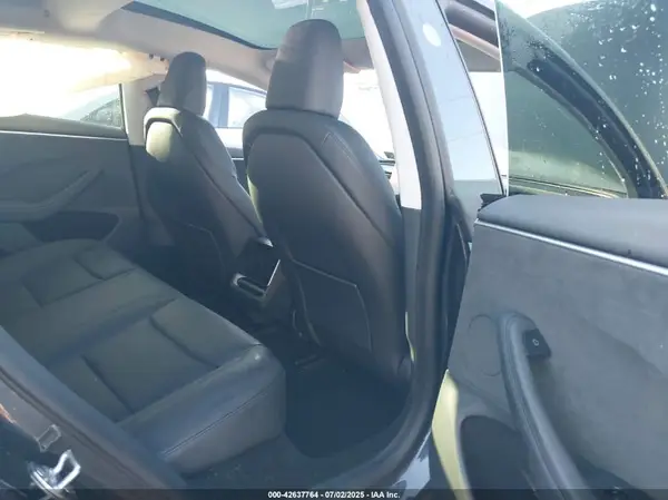 5YJ3E1EB4SF927554 2025 TESLA MODEL 3 - Image 8