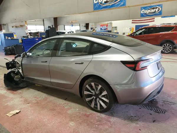 5YJ3E1EB4SF938876 2025 TESLA MODEL 3 - Image 2