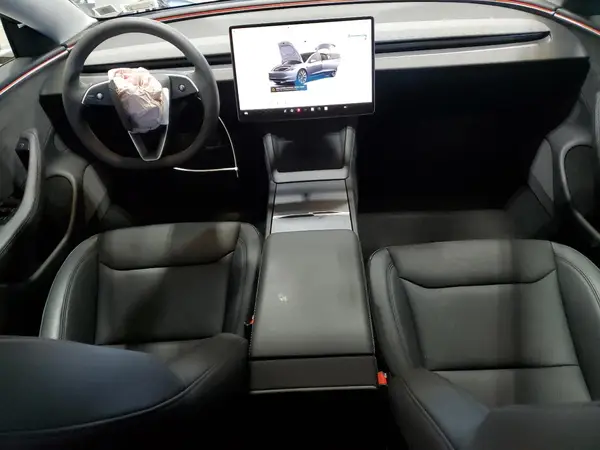 5YJ3E1EB4SF938876 2025 TESLA MODEL 3 - Image 8
