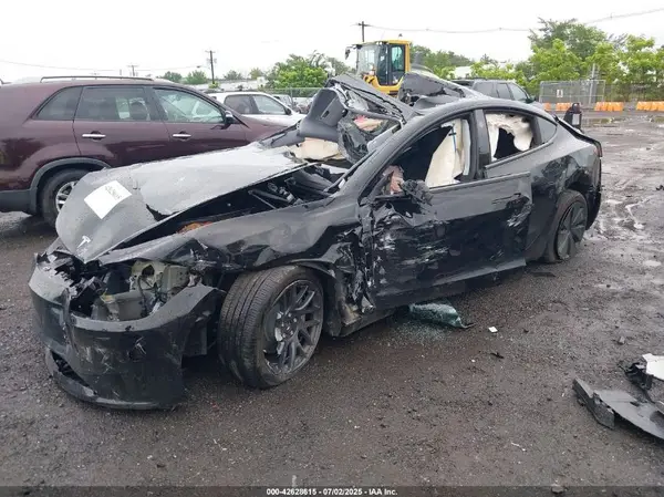 5YJ3E1EB4SF941504 2025 TESLA MODEL 3 - Image 2