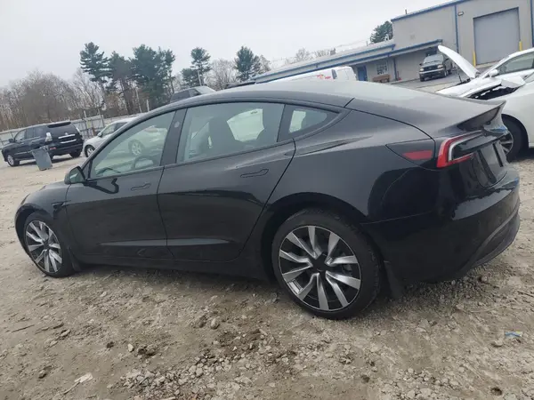 5YJ3E1EB4SF943348 2025 TESLA MODEL 3 - Image 2