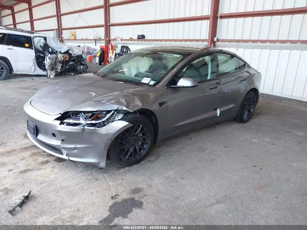 5YJ3E1EB4SF943771 2025 TESLA MODEL 3 - Image 2
