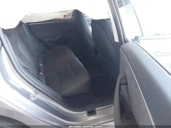 5YJ3E1EB4SF943771 2025 TESLA MODEL 3 - Image 8