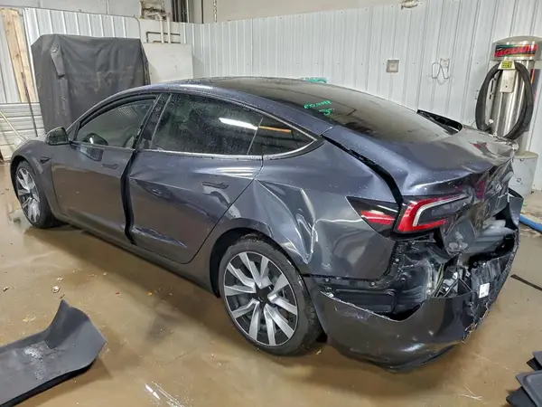 5YJ3E1EB4SF961042 2025 TESLA MODEL 3 - Image 2