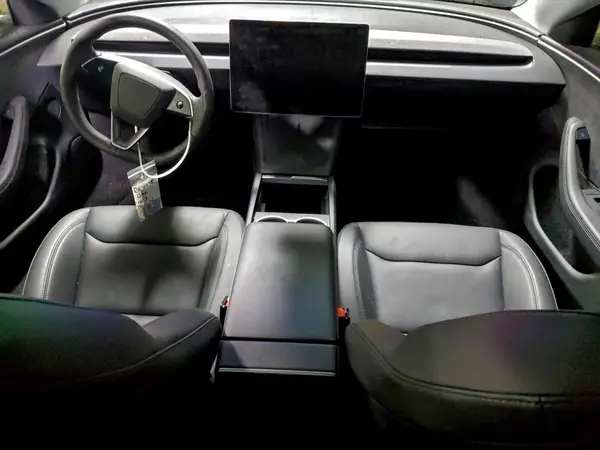 5YJ3E1EB4SF961042 2025 TESLA MODEL 3 - Image 8