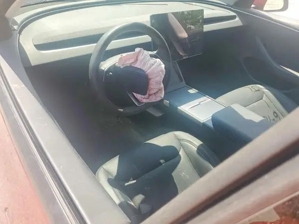 5YJ3E1EB4SF964569 2025 TESLA MODEL 3 - Image 8