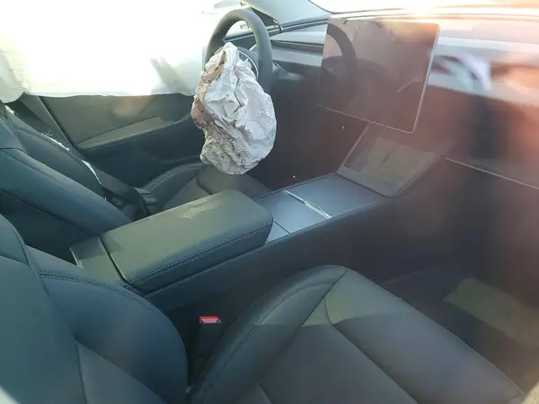 5YJ3E1EB4TF151864 2026 TESLA MODEL 3 - Image 8