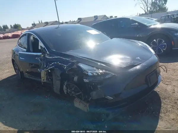 5YJ3E1EB5JF062995 2018 TESLA MODEL 3 - Image 1