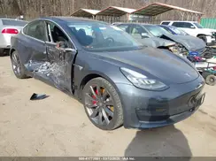 5YJ3E1EB5JF063077 2018 TESLA MODEL 3