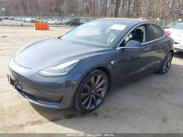 5YJ3E1EB5JF063077 2018 TESLA MODEL 3 - Image 2