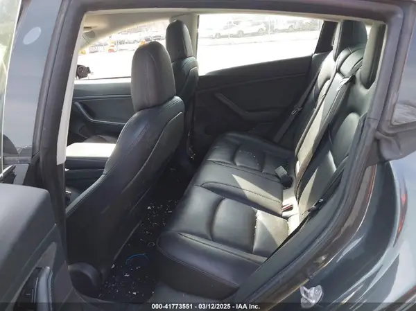 5YJ3E1EB5JF063077 2018 TESLA MODEL 3 - Image 8