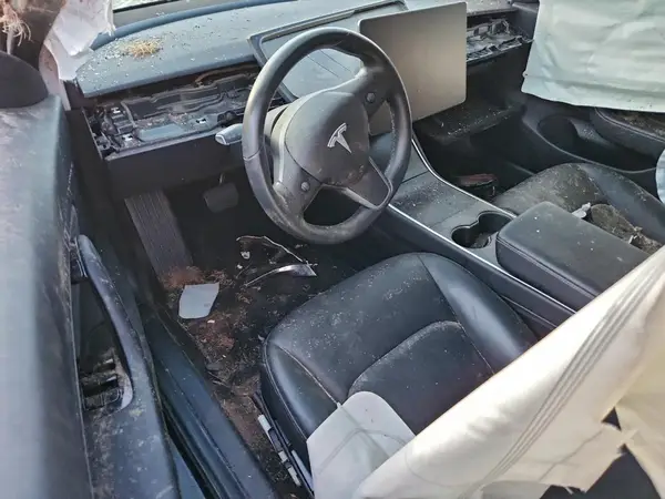 5YJ3E1EB5JF064679 2018 TESLA MODEL 3 - Image 8