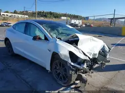 5YJ3E1EB5JF066738 2018 TESLA MODEL 3