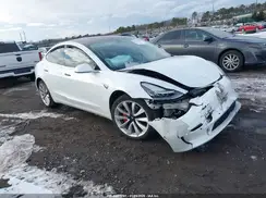 5YJ3E1EB5JF066786 2018 TESLA MODEL 3