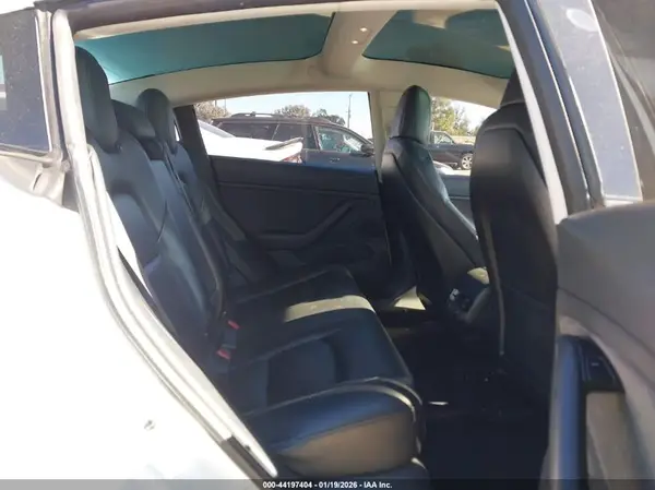 5YJ3E1EB5JF067209 2018 TESLA MODEL 3 - Image 8