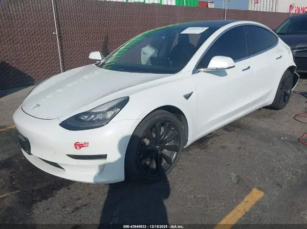 5YJ3E1EB5JF067677 2018 TESLA MODEL 3 - Image 2