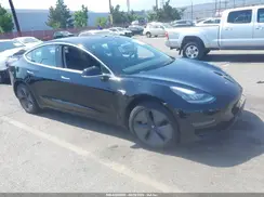 5YJ3E1EB5JF068229 2018 TESLA MODEL 3