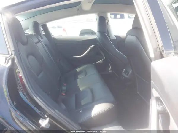 5YJ3E1EB5JF068229 2018 TESLA MODEL 3 - Image 8