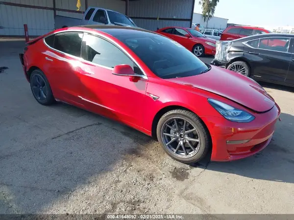 5YJ3E1EB5JF069462 2018 TESLA MODEL 3 - Image 1