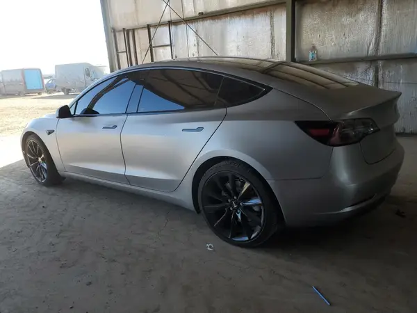 5YJ3E1EB5JF070689 2018 TESLA MODEL 3 - Image 2