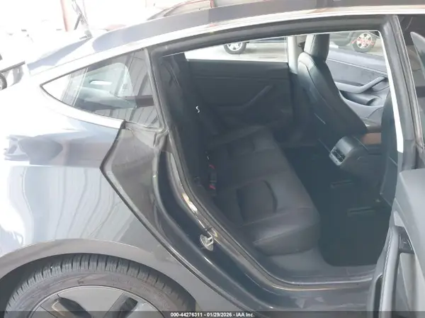 5YJ3E1EB5JF077206 2018 TESLA MODEL 3 - Image 8