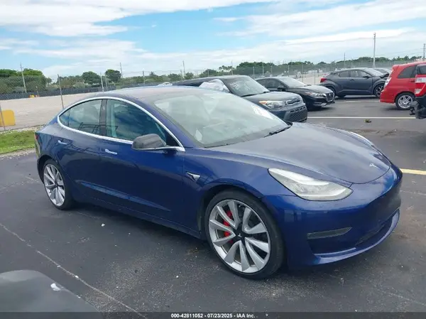 5YJ3E1EB5JF080784 2018 TESLA MODEL 3 - Image 1