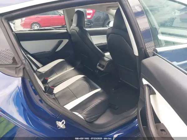 5YJ3E1EB5JF080784 2018 TESLA MODEL 3 - Image 8