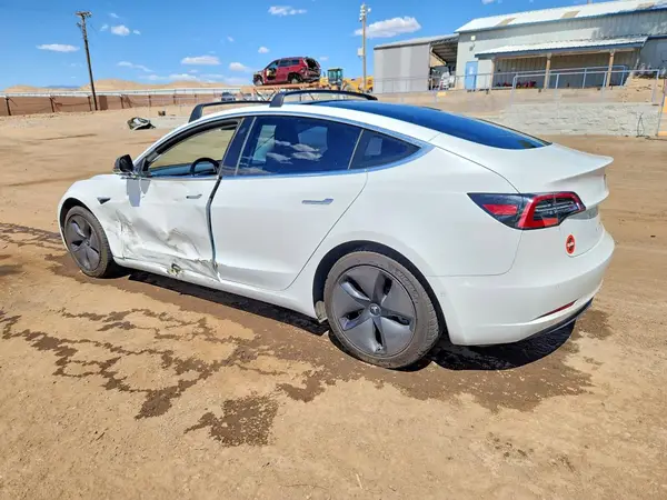 5YJ3E1EB5JF085340 2018 TESLA MODEL 3 - Image 2