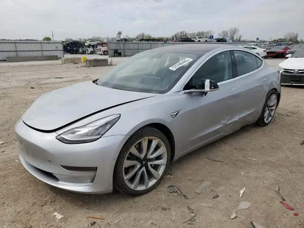 5YJ3E1EB5JF087606 2018 TESLA MODEL 3 - Image 1