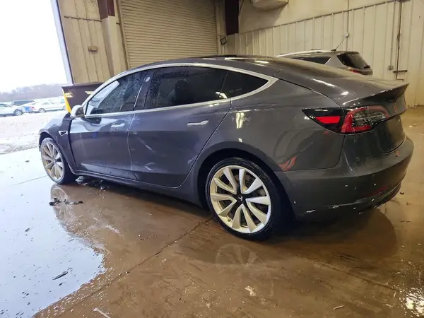 5YJ3E1EB5JF090652 2018 TESLA MODEL 3 - Image 2