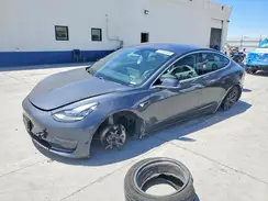 5YJ3E1EB5JF093180 2018 TESLA MODEL 3