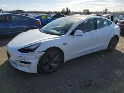 5YJ3E1EB5JF093860 2018 TESLA MODEL 3