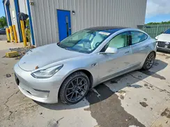 5YJ3E1EB5JF096189 2018 TESLA MODEL 3