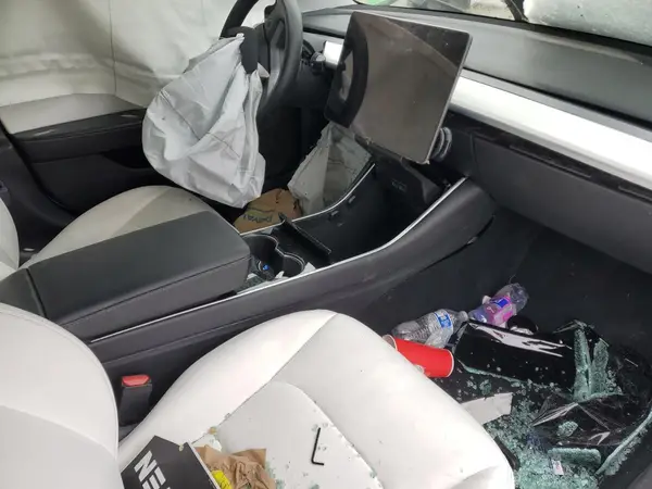 5YJ3E1EB5JF096922 2018 TESLA MODEL 3 - Image 8
